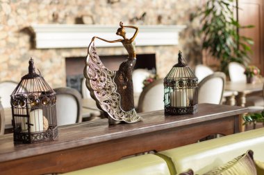 Çok güzel ve zengin iç. Büyük, geniş ve çok rahat kış bahçesi