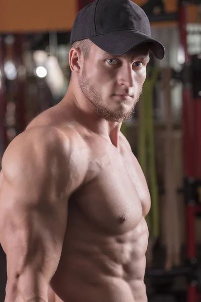 Uomo Impegnato Nel Bodybuilding Palestra Alza Barra Allena Muscoli — Foto Stock