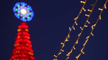 Sihirli Noel ağacı ve fantastik yangınlar. Fantastik Noel ağacı