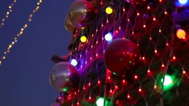 Sihirli Noel ağacı ve fantastik yangınlar. Fantastik Noel ağacı