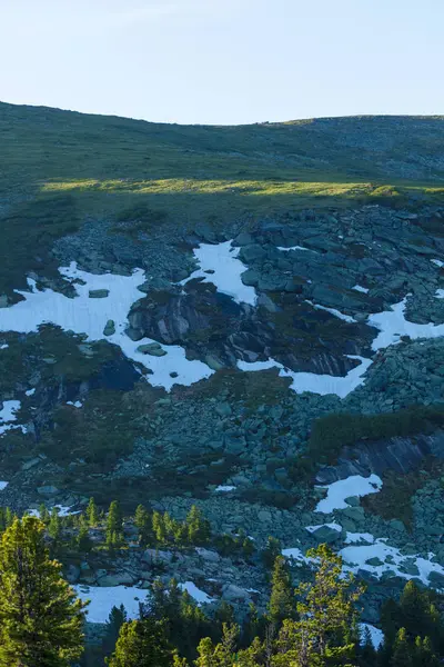 非常美丽的山景 从西伯利亚山口的全景 — 图库照片