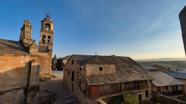 San Cayetano inzivası ve Santa Maria del Azogue Kilisesi, Puebla de Sanabria, Zamora, İspanya