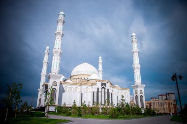 Astana büyük bozkır başkentidir. Çok günah çıkarma.