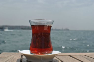 Boğaz sabah çay bardak