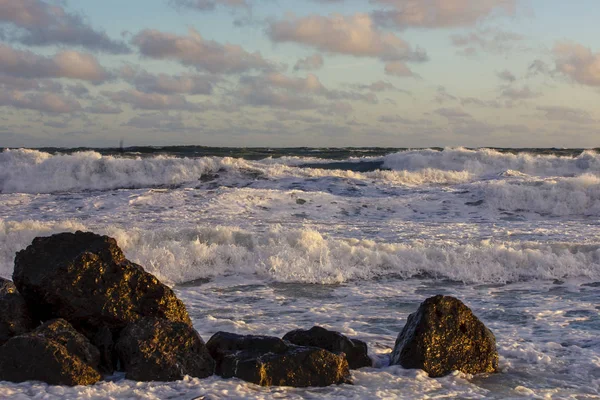 Время Шторма Волны Достигли Берега Геленджике — стоковое фото