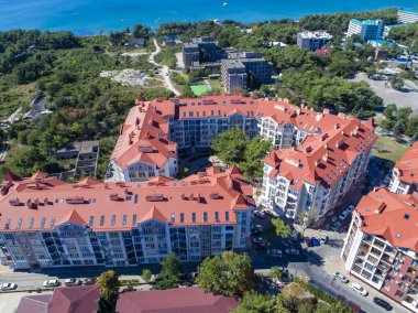 Resort Gelendzhik, Karadeniz, bir kuş uçuşunun Gelendzhik Körfezi kıyısında çok katlı ev