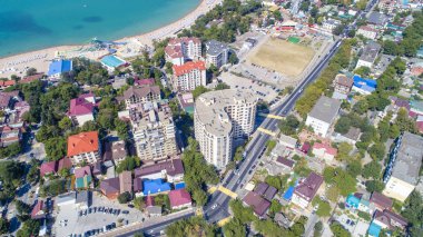 Resort Gelendzhik, Karadeniz, bir kuş uçuşunun Gelendzhik Körfezi kıyısında çok katlı ev
