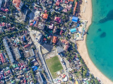 Resort Gelendzhik, Karadeniz, bir kuş uçuşunun Gelendzhik Körfezi kıyısında çok katlı ev