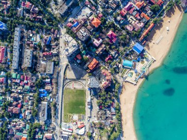 Resort Gelendzhik, Karadeniz, bir kuş uçuşunun Gelendzhik Körfezi kıyısında çok katlı ev