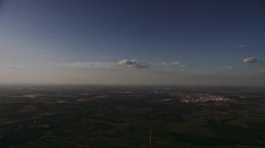 Hava Akşamı Güneş Alanı ve Ağaçlar Görünümü