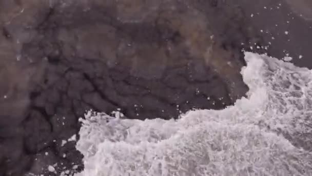 Vagues sur l'océan gelé en 4K — Video