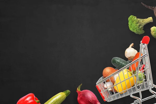 Verse Veganistische Keuken Ingredients Stad Markt Kar Donkere Ondergrond — Stockfoto