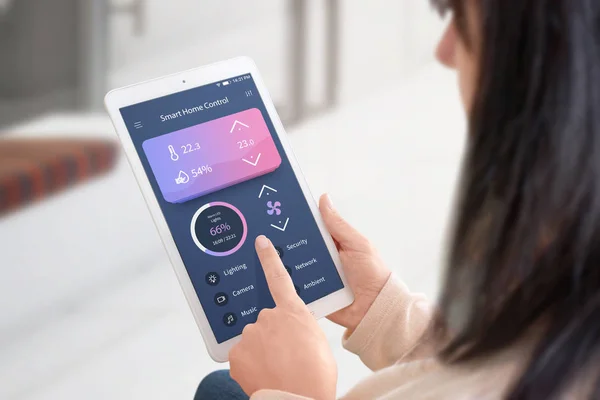 Moderne Home Conrol App Mit Flacher Benutzeroberfläche Auf Dem Tablet — Stockfoto