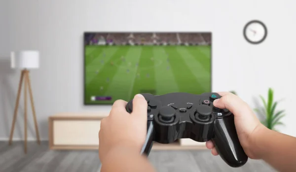 Niño Jugar Juego Fútbol Consola Juegos Televisión Grande Sala Estar — Foto de Stock