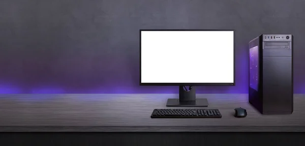 モックアップのための独立した画面で机の上にコンピュータをゲーム プロモーションテキストの横にある無料スペース Rgbライト付きの近代的なコンピュータ — ストック写真
