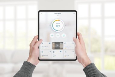Akıllı ev soğutma ve eko denetimi dijital tablette görüntülendi