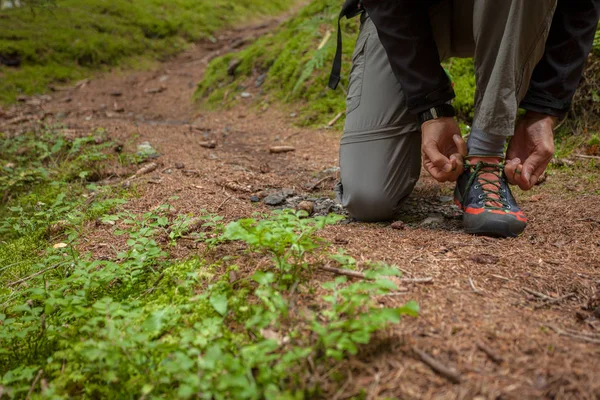 Schnallen Sie Ihre Bergschuhe Wald — Stockfoto