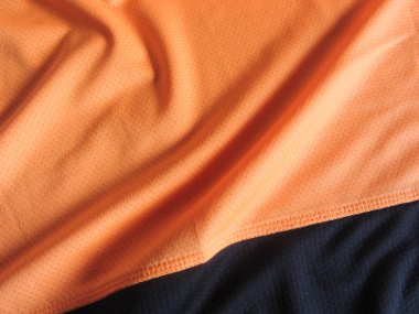 nefes alabilen spor giysilerin detayı