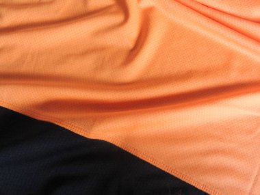 nefes alabilen spor giysilerin detayı