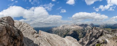 Dolomites Picco di Vallandro üst ten geniş görünümü