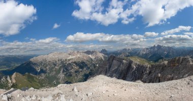 Dolomites Picco di Vallandro üst ten geniş görünümü