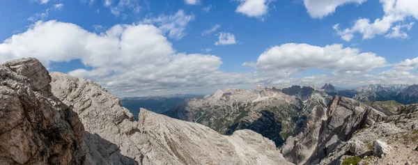 Široký pohled z vrcholu Picco di Vallandro v Dolomitech — Stock fotografie