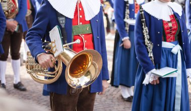 CHIUSA, İtalya - 16 Eylül 2017: Val Isarco 'da her eylül ayında yerel kutlama 