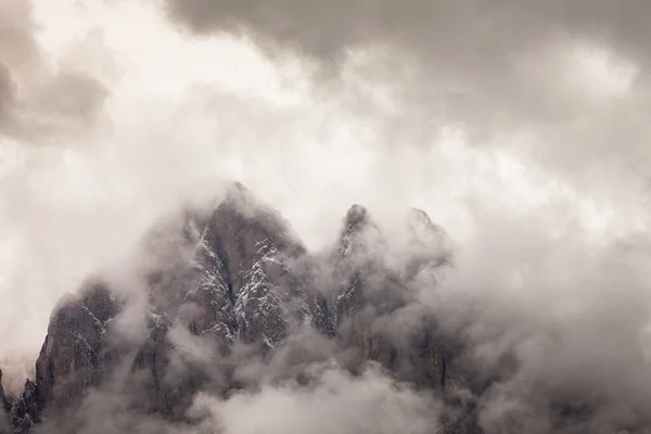 Θέα Στο Βουνό Odle Μια Συννεφιασμένη Μέρα Val Funes Δολομίτες — Φωτογραφία Αρχείου