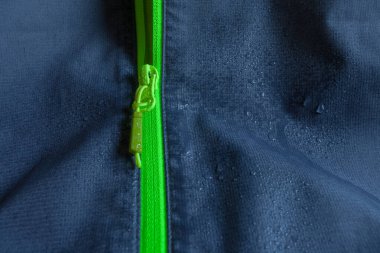 Dağ kıyafetleri için su geçirmez teknoloji