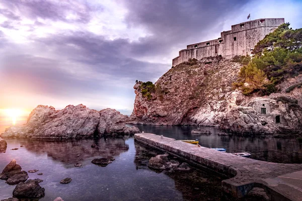 Dubrovnik Eski şehir Lovrijenac gündoğumu Hırvatistan