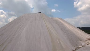 Monte Kali veya Kalimandscharo Heringen Germany yakınındaki havadan görünümü