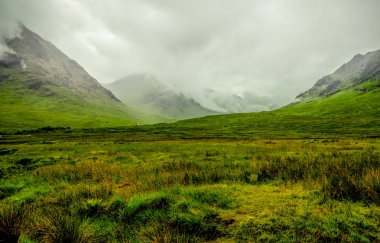 Tipik kasvetli hava dağlık manzara Ballachulish Glencoe İskoçya doğa seyahat