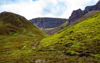 Quiraing Hiking Trail manzara Isle of Skye İskoçya doğa deneyim Hebrides Adası için