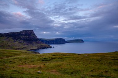 Isle of Skye Glendale maliyet manzara mavi saatte İskoçya doğa Hebrides Adası