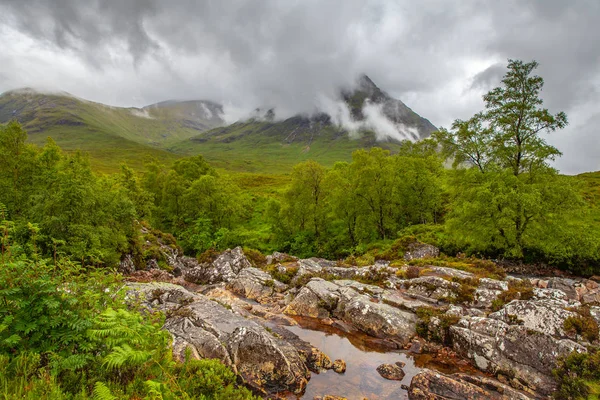 Tiempo Típicamente Sombrío Highlands Paisaje Ballachulish Glencoe Escocia Naturaleza Viajar —  Fotos de Stock