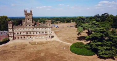 Highclere kale sity abbey gibi ünlü hava video Robot ve İngiltere'de park