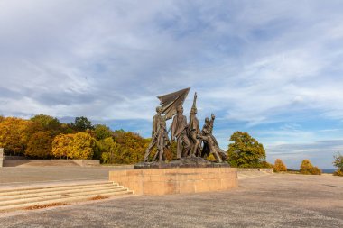 Buchenwald anıt heykel grubu Ettersberg'in Weimar Almanya