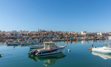 Lagos şehir manzarası görünümünden Harbor Portekiz Algarve