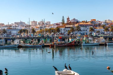 Lagos şehir manzarası görünümünden Harbor Portekiz Algarve