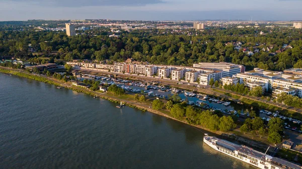 Mainz - Julio 2019: Vista aérea del dron de Marina y Modern Resid — Foto de Stock