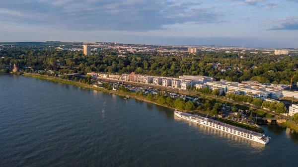 Mainz - Julio 2019: Vista aérea del dron de Marina y Modern Resid — Foto de Stock