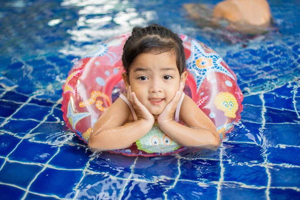 Cute Little Girl Feel Happy Play Swimming Swimming Pool Sunny — Stockfoto