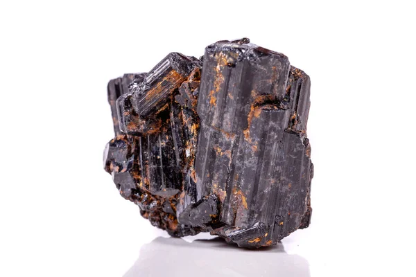 Macro Mineral Stone Sherle Schorl Turmalina Negra Sobre Fondo Blanco — Foto de Stock