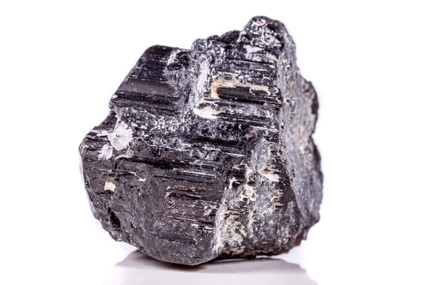 Makro Mineral Sten Sherle Schorl Svart Turmalin Vit Bakgrund Närbild — Stockfoto