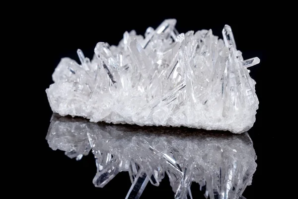 Pietra Macro Minerale Strass Cristalli Sfondo Nero Primo Piano — Foto Stock