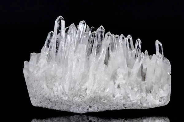 Macro Mineral Stone Rhinestone Kristallen Een Zwarte Achtergrond Close — Stockfoto