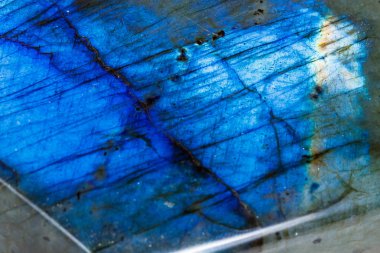 Makro mineral taş Labrador beyaz arka plan üzerinde kapat