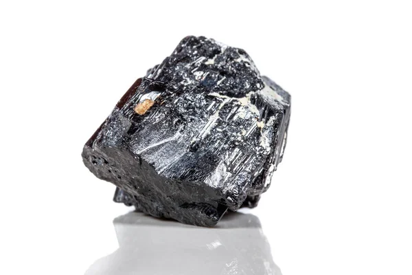 Macromineral Pedra Sherle Schorl Turmalina Preta Fundo Branco Close — Fotografia de Stock