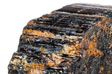 makro mineral taş sherle, schorl, beyaz arka plan yakın çekim üzerinde Siyah Turmalin