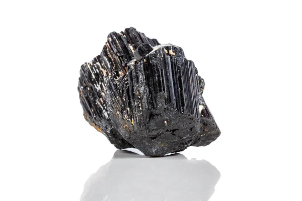 Makro Mineral Kamień Sherle Schorl Turmalin Czarny Białym Tle Zbliżenie — Zdjęcie stockowe